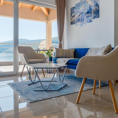 Seafront 2-Bedroom Apartment Nika - Rabac Buitenkant foto