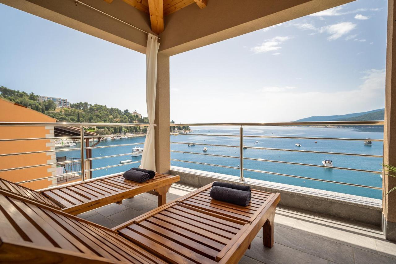 Seafront 2-Bedroom Apartment Nika - Rabac Buitenkant foto