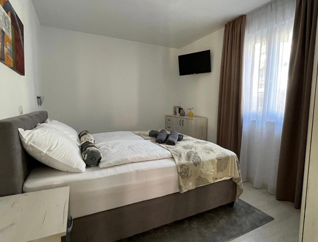 Seafront 2-Bedroom Apartment Nika - Rabac Buitenkant foto