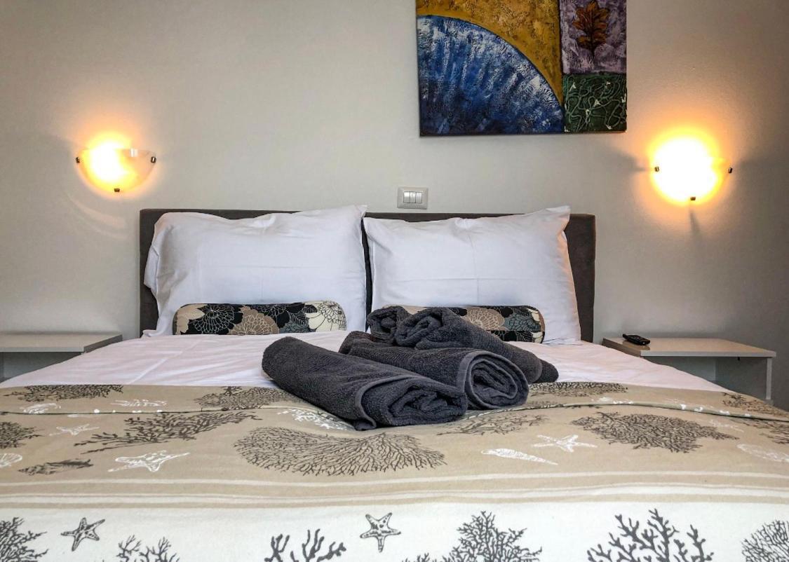 Seafront 2-Bedroom Apartment Nika - Rabac Buitenkant foto