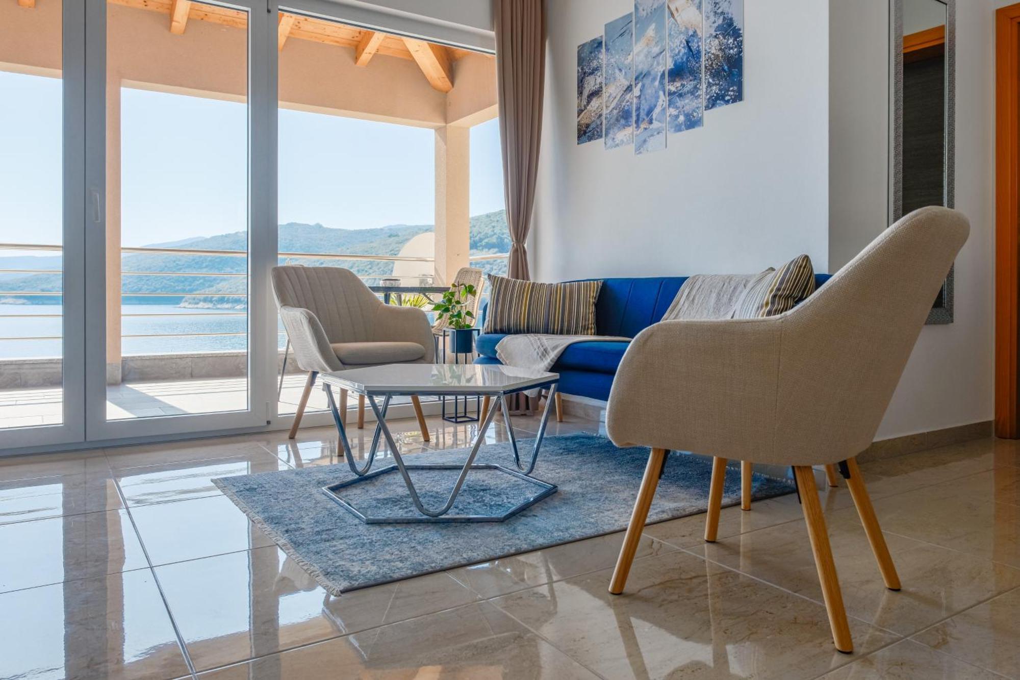Seafront 2-Bedroom Apartment Nika - Rabac Buitenkant foto