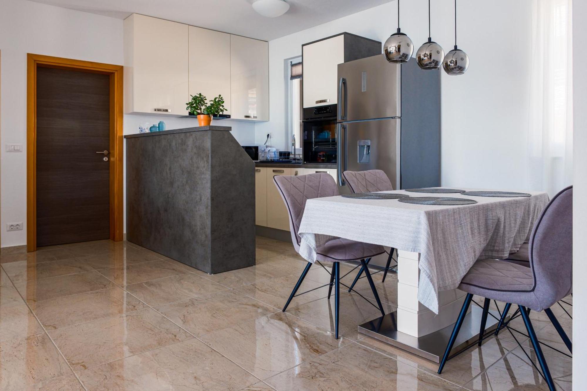 Seafront 2-Bedroom Apartment Nika - Rabac Buitenkant foto